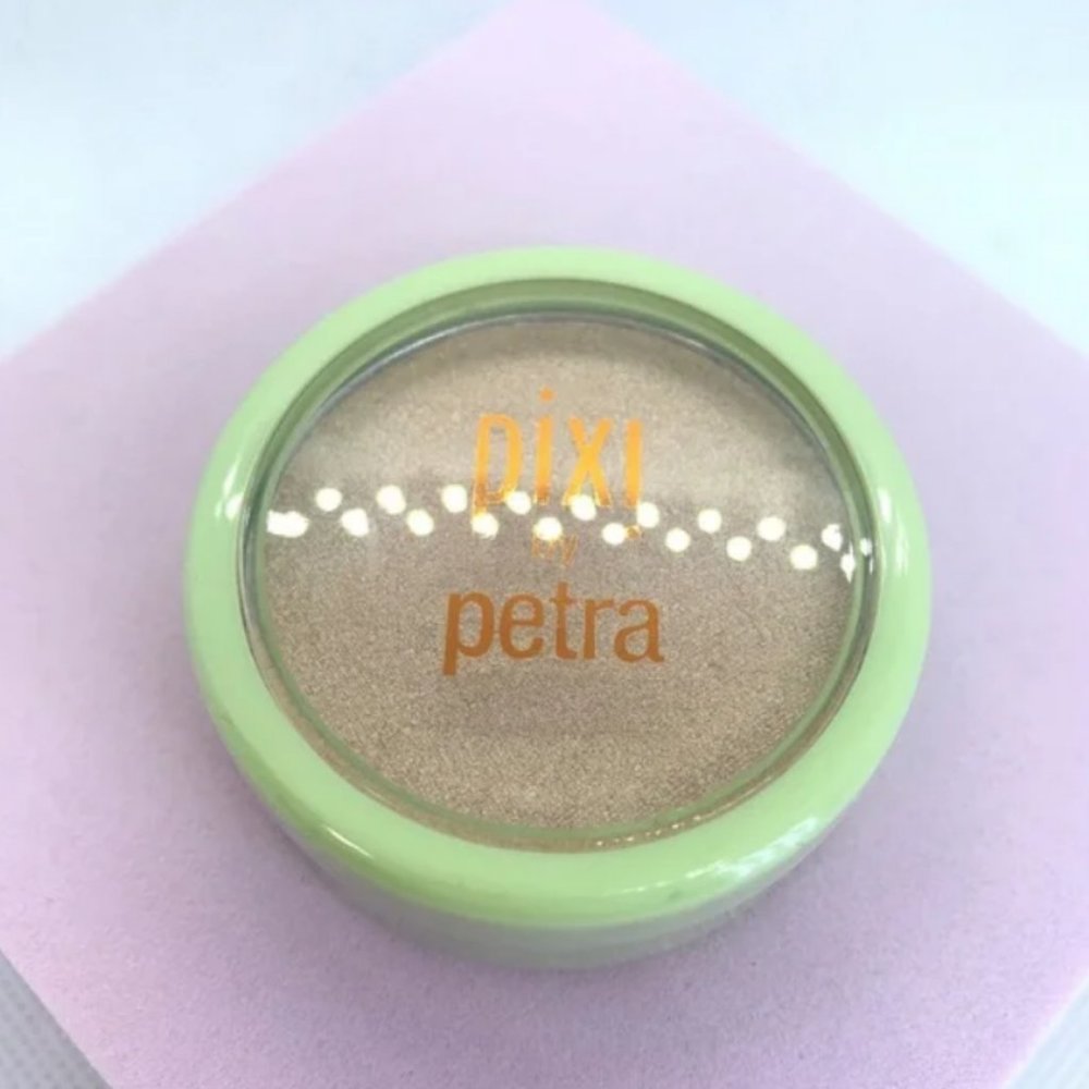 2/$25 Pixi by Petra Glowy Powder Creamy Gold Highlighter